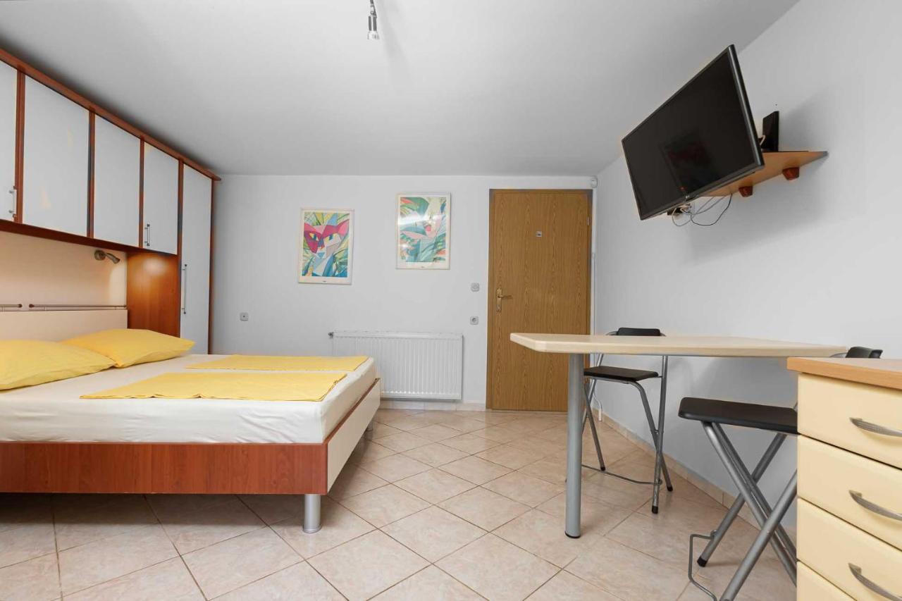 Haus Eva Apartment Novigrad  Exterior photo